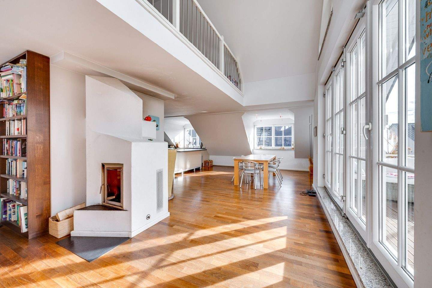 AIGNER - Wohnung statt Haus - Dachgeschosswohnung mit Galerie auf ca. 190 m² Wohn- und Nutzfläche