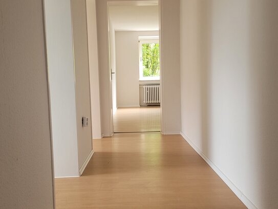 Frisch renovierte 2-Zimmer-Wohnung zu vermieten!