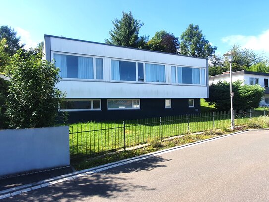 Toplage Michelsberg: Gepflegter Bungalow im Bauhausstil mit Garage und toller Aussicht!