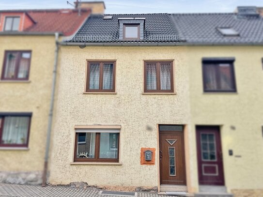 Kaufen und Einziehen - Reihenmittelhaus mit Garten und Garage in Kamsdorf