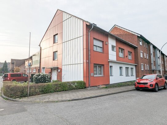 Ideal für die große Familie: Wohnhaus mit Einliegerwohnung, Balkon, Dachterrasse und Garten