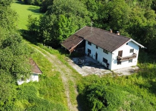 Idyllisches Anwesen in Alleinlage Nähe Tachinger See zu verkaufen !