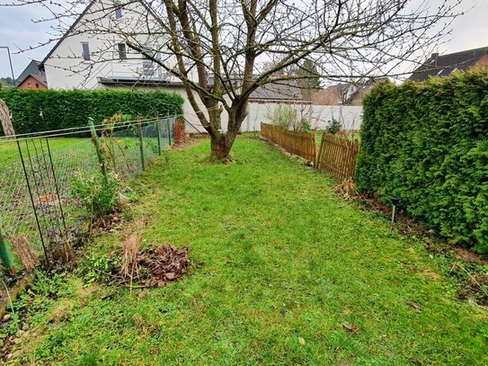 Zweifamilienhaus mit dem Charme eines Mittelreihenhauses und eigenem Garten in Düsseldorf-Vennhausen