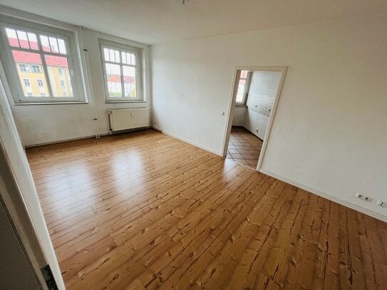 **Besichtigung: Sa., 23.11. um 12:15 Uhr** 3-Zimmer-Altbau-Whg im schönen Altbau!