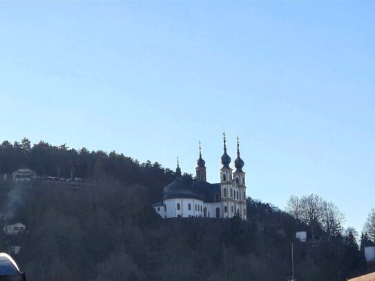 Stilvolle 2-Zimmer-Wohnung mit Südbalkon und Käppele-Blick