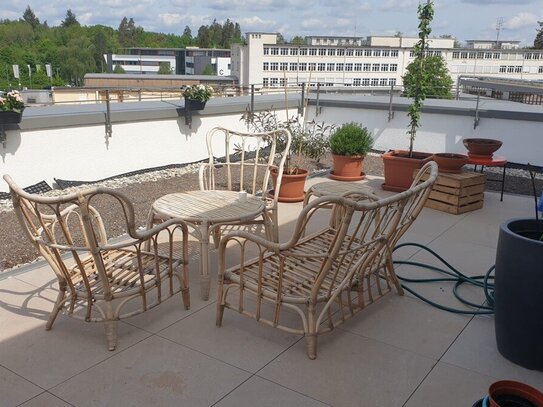 3-Zimmer Wohnung im Penthousegeschoss - Dachterrasse, Balkon, Einbauküche, 2 Stellplätze