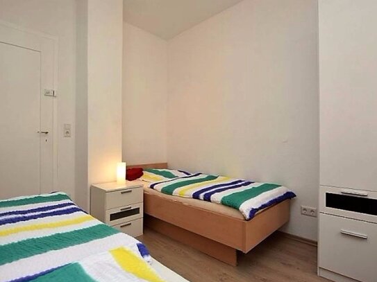 5-Zimmer-Ferienwohnung in Stuttgart mit Internet, TV, Küche, Dusche/Wc, Waschmaschine