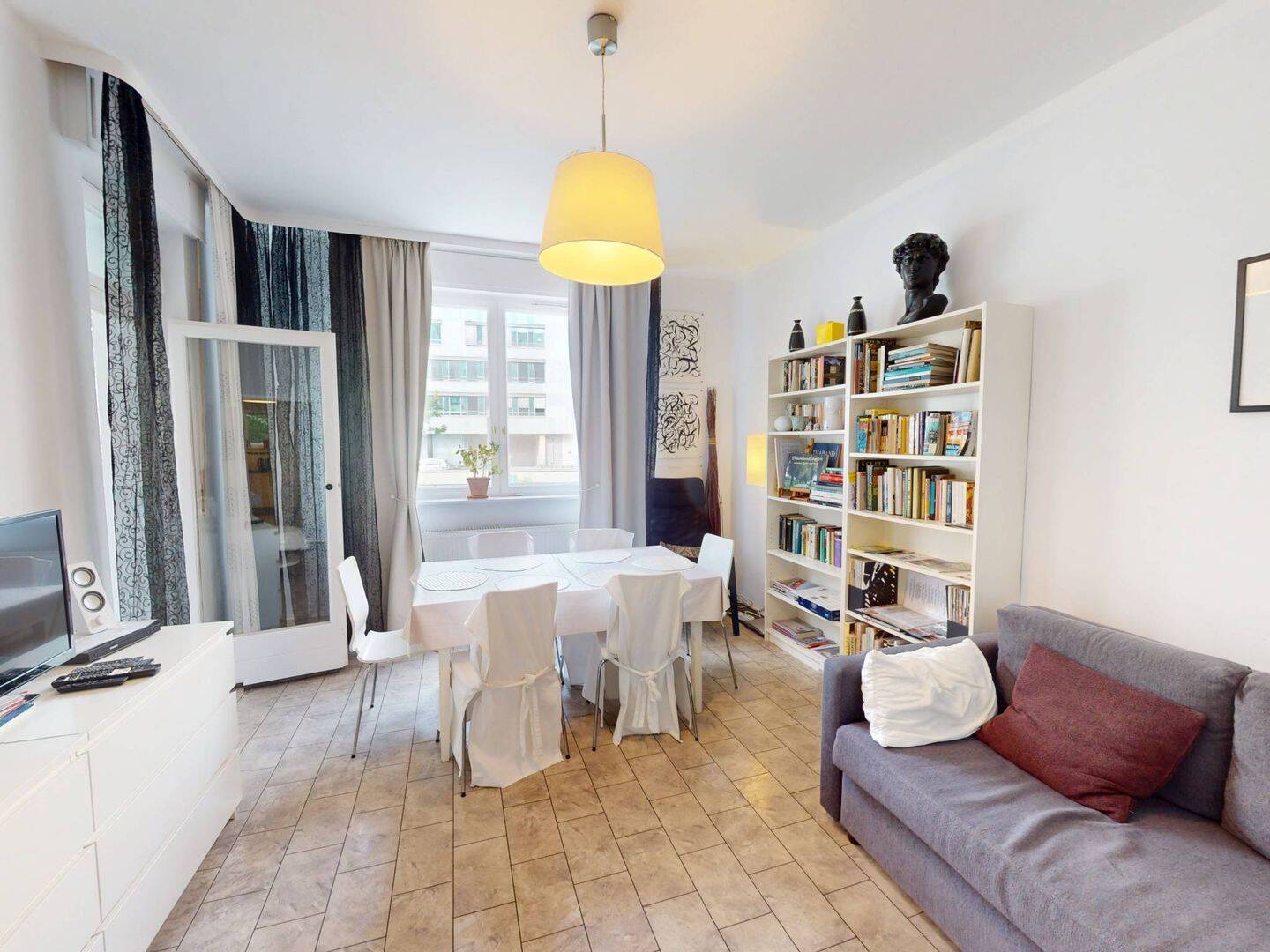 SOFORT BEZUGSBEREIT: Vollmöblierte 3-Zimmer-Wohnung mit Wintergarten in Charlottenburg-Wilmersdorf - Photo 1