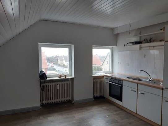 Hoya: Gemütliche Single-Dachgeschosswohnung in ruhigem Wohngebiet