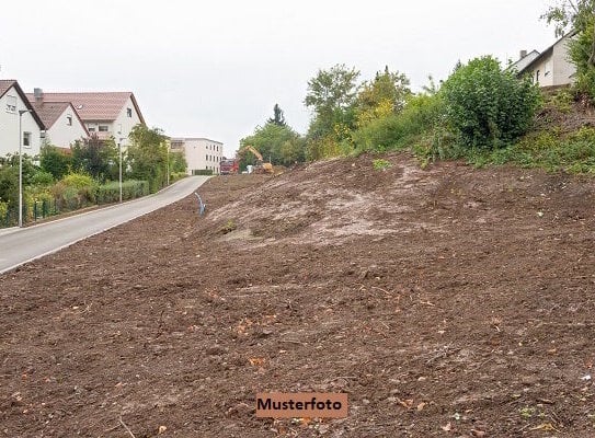 Unbebautes Reihengrundstück