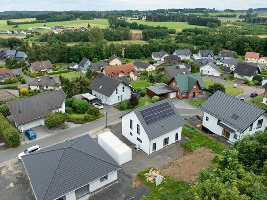 Neubau: traumhaftes, freistehendes Einfamilienhaus in idyllischer Wohnlage von Liebenscheid -12 km bis Rennerod!