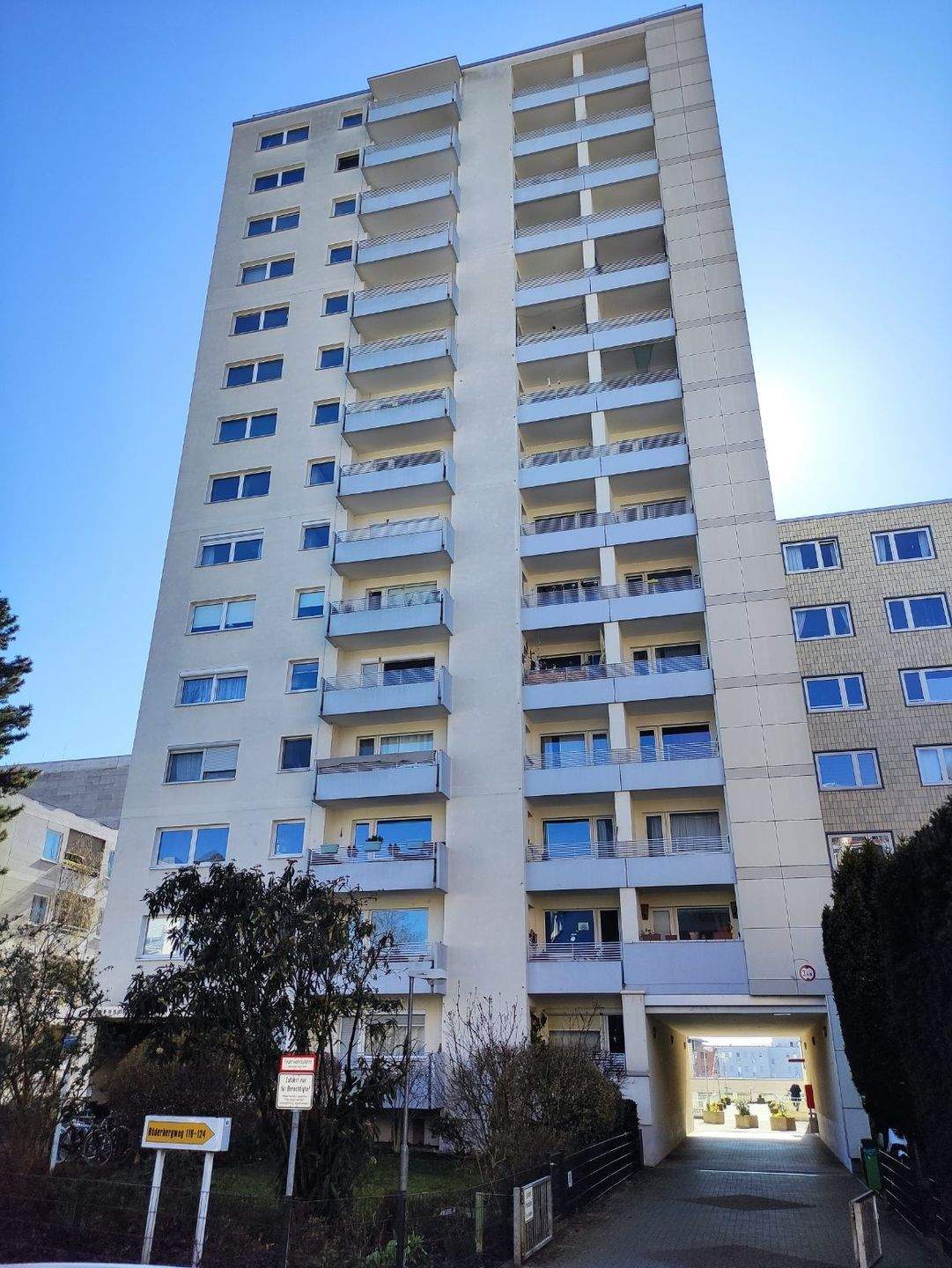 Lassen Sie den Blick über Frankfurt schweifen! Mit TG-Stellplatz!