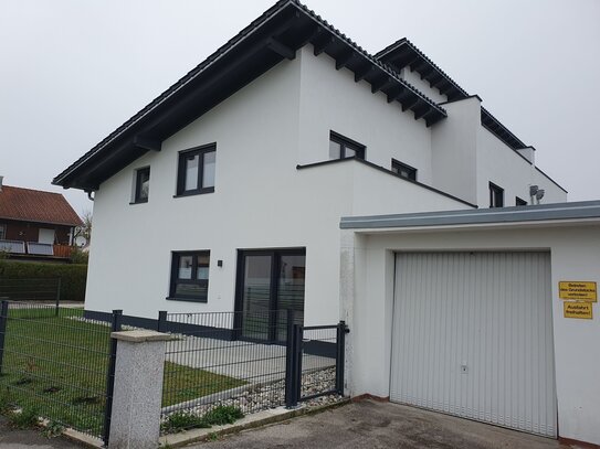 * NEU und MODERN * -- Reiheneckhaus - 3 Zimmer - mit Garage