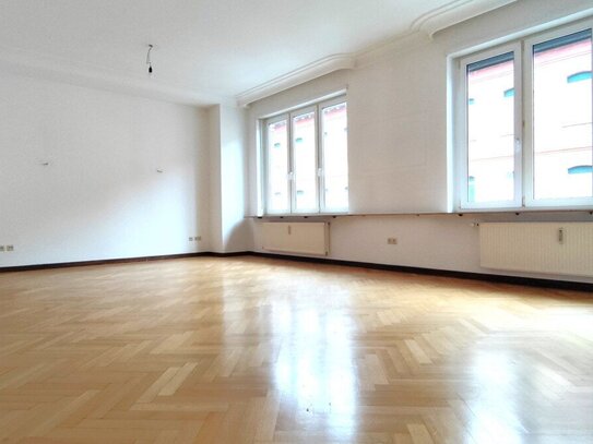 Großzügige Wohnung mit großem Balkon in zentraler Lage von Mannheim Waldhof!