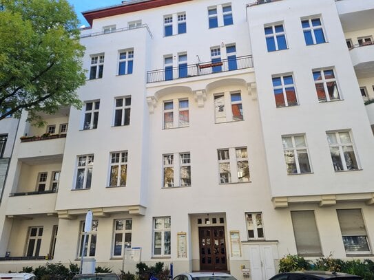 Herrliche Gründerzeit-Altbauwohnung in bester Lage mit großer Terrasse+Garten