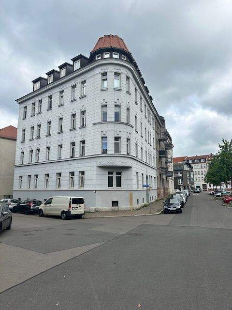 Denkmalgeschützte 4-Raumwohnung mit Balkon