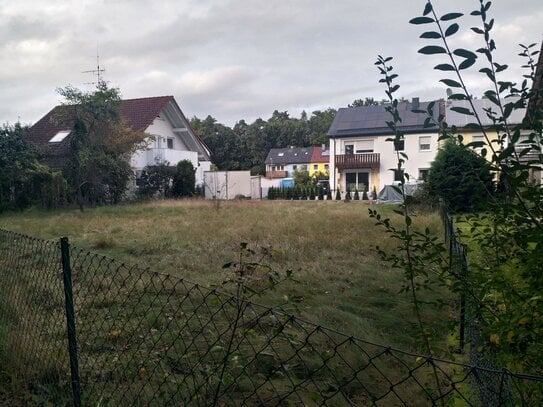 Der ideale Bauplatz in gepflegter Nachbarschaft, ohne Probleme und für 2 Vollgeschoße + Dachgeschoß