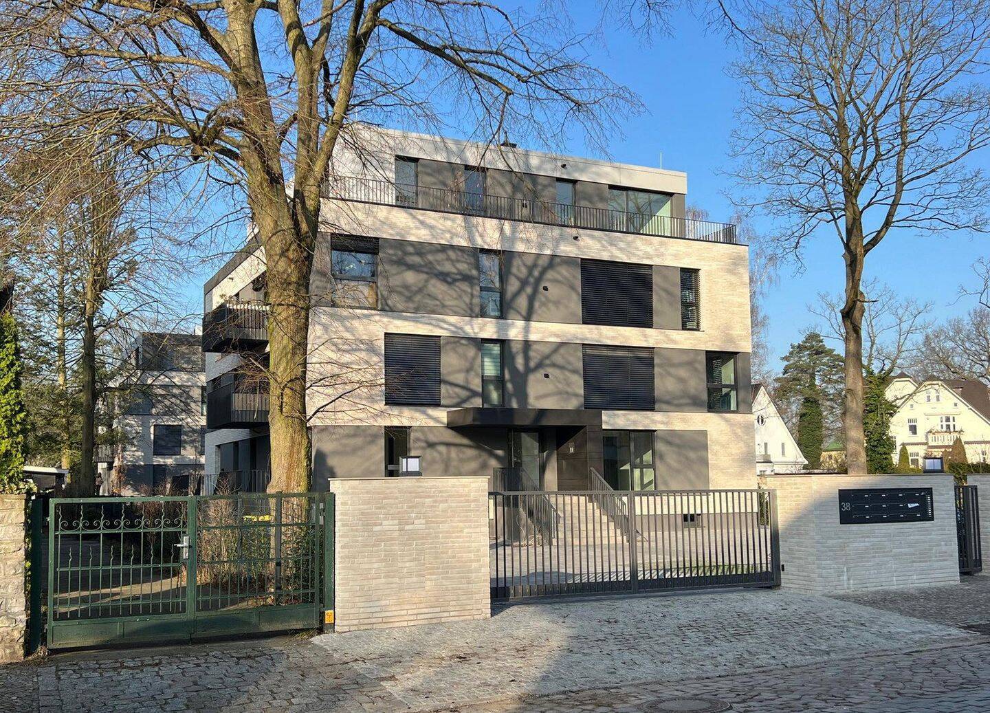 Attraktive Gartenwohnung in exklusiver Villa - Foto 1