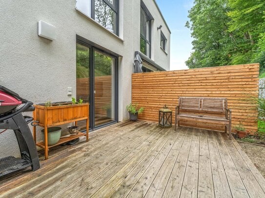 Modernes Wohnen in toller Lage - Reihenmittelhaus mit Gartenterrasse und Doppelgarage in 79183 Waldkirch