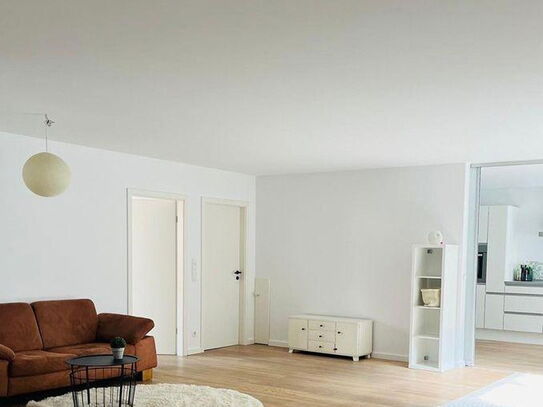 *RESERVIERT* renovierte Innenhofwohnung mit großem, grünen Dachgarten. Unikat in Toplage!