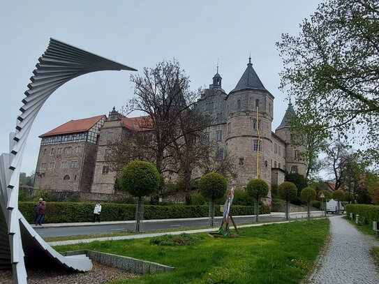 Große Immobilie mit Spielhalle und Kneipe