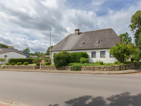 Mehrfamilienhaus mit 4 Wohnungen & einer Gewerbefläche