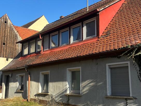 Zweifamilienhaus mit großem Potenzial - Sanierung oder Neubau möglich!