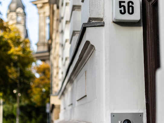 Bei uns haben Sie außen Gründerzeit & Innen Neubau I Tageslichtbad mit Wanne I Einbauküche