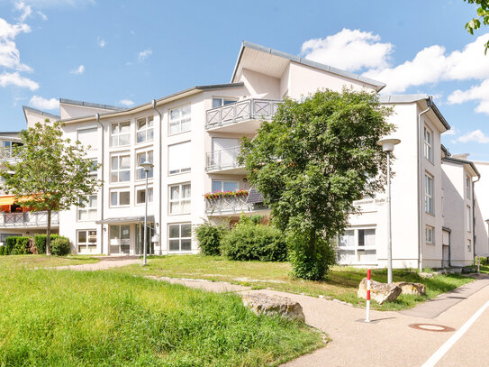 Moderne Maisonette-Wohnung mit Parkettboden, Terrasse & Balkon und 2 Parkplätze in Leonberg-Eltingen