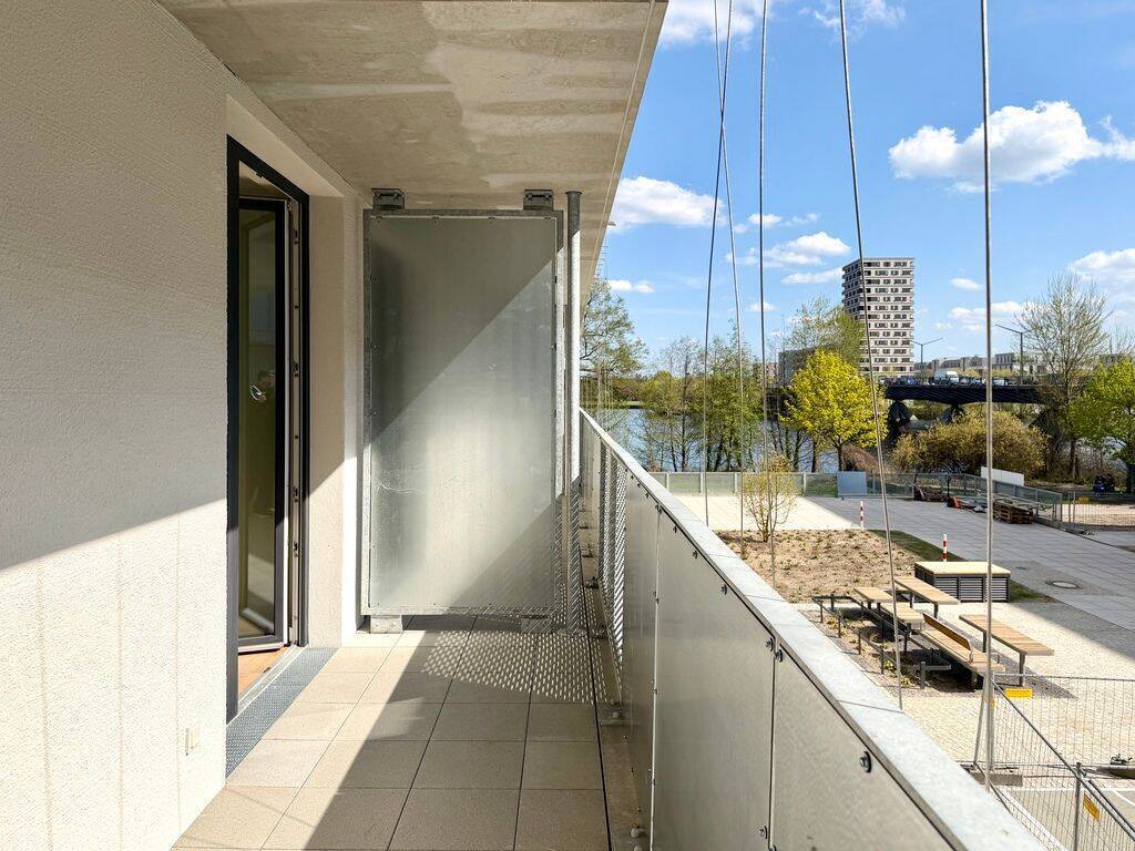 Stilvolles Wohnen mit Wasserblick: 3-Zimmer-Wohnung mit Süd-Balkon - Foto 1