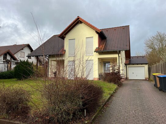 Einfamilienhaus mit Garage