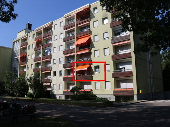 Möblierte 1-Zi-Wohnung mit Balkon im 1. OG (+ Tiefgarage)