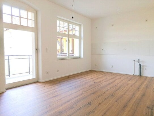 !! 3-Zimmer-Wohnung mit Balkon und PKW-Stellplatz in ruhiger Nebenstraße !!