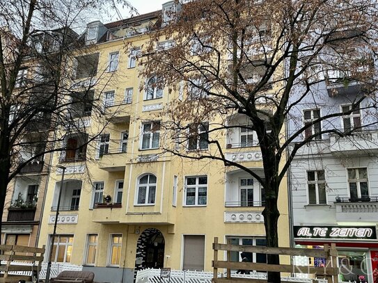 Helle 1-Zimmer-Wohnung mit großer Küche im schönen Altbau in Wedding