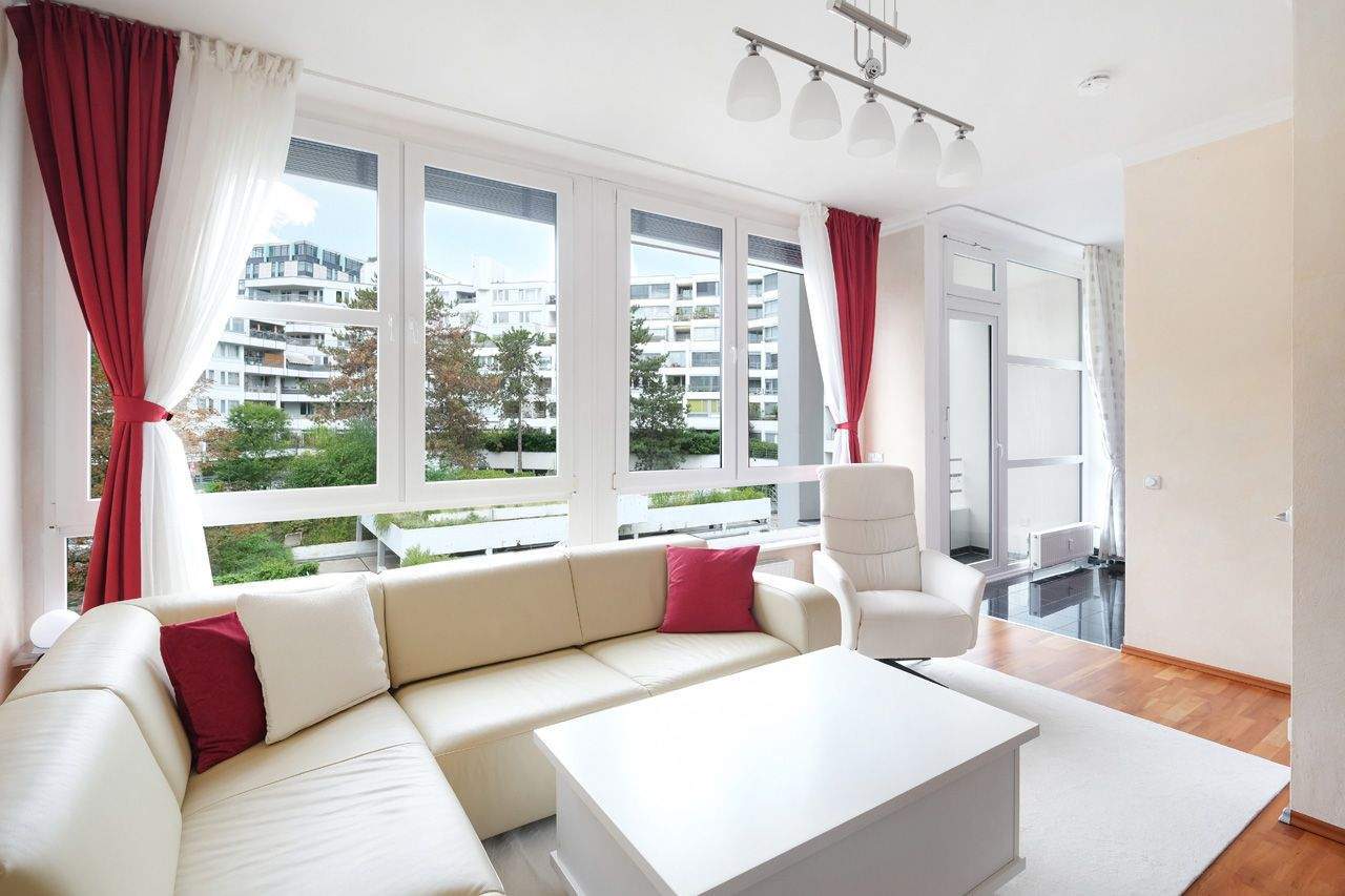 Pied-à-Terre mit Westloggia und Tiefgarage in zentraler Lage