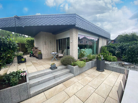 Leben im schönen Ammersbek - Architekten-Bungalow mit großer Terrasse