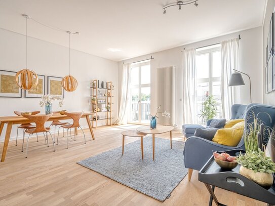 Exzellente Wohnung mit zwei Balkonen und Blick auf die Uferpromenade am Teltowkanal