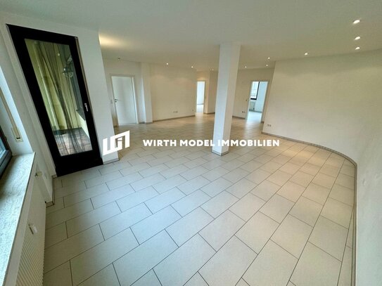 Moderne Drei-Zimmer-Wohnung mit Balkon in Innenstadtlage