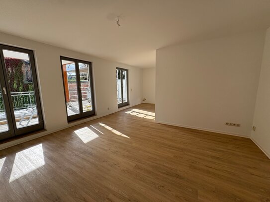 Exklusive 4-Raum Wohnung mit 60 m² großer Dachterrasse (Südausrichtung) und Doppelcarport in der Innenstadt ***Schaubit…