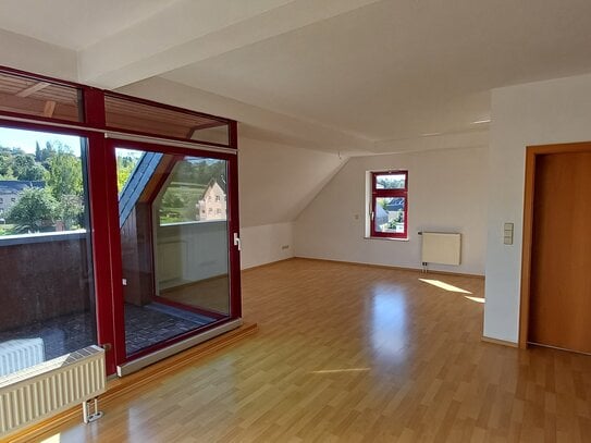 TOP Dachgeschoss Wohnung mit Loggia über 2. Etagen.