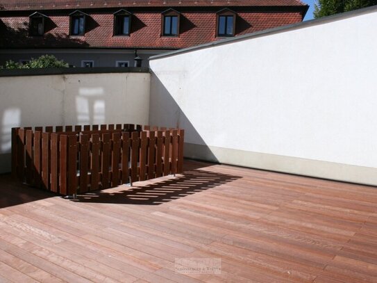 Rarität!! Exklusive 3 ZKB-Wohnung mit 40 m² Dachterrasse im Herzen der Altstadt