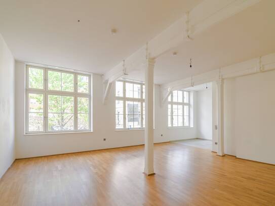 INDUSTRIEDESIGN AUF 109 m² // Exklusive 3-Raum-Wohnung mit großer Terrasse im Graphischen Viertel
