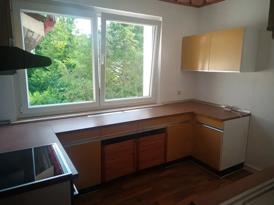 Neu renovierte 4 Zimmer Wohnung in ruhiger Altdorf Lage