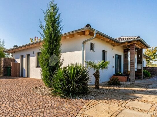 Moderner Bungalow mit toller Ausstattung und großem Garten in Walzbachtal