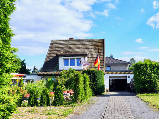 Charmantes Einfamilienhaus mit großem Grundstück und Pool in Hoppegarten OT Hönow