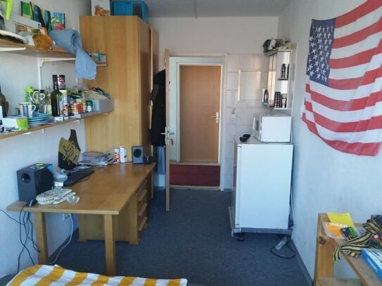 Möbliertes Zimmer im Studentenwohnheim in guter Lage zu Uni und Innenstadt