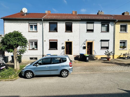 **Gemütliches Zuhause mit Terrasse und großer Garage - Ihr Traumhaus in Neuweiler**