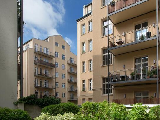 Hochwertig sanierte großzügige Wohnung im ehemaligen Ring-Messehaus !