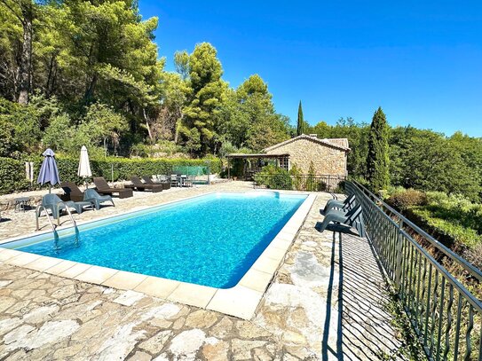 Idyllisches Feriendomizil mit atemberaubendem Ausblick in Draguignan