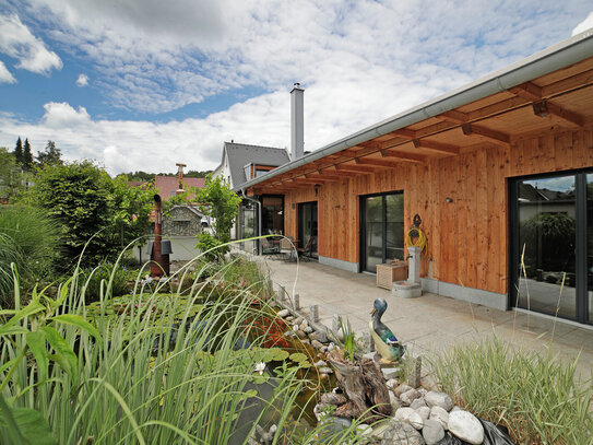 Modernes Effizienzhaus mit idyllischem Südgarten